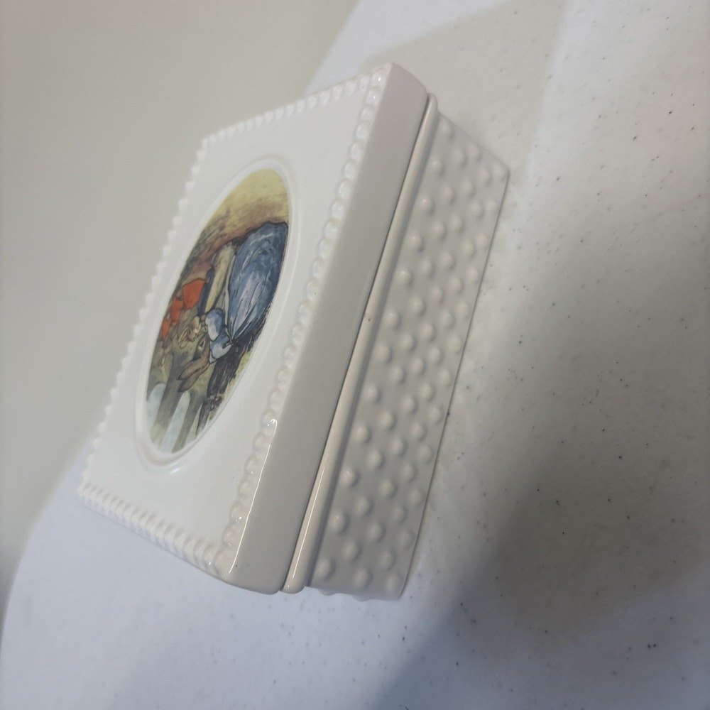 Mrs Rabbit Says Goodbye Peter Rabbit Beatrix Potter Lidded Trinket Dish / Box - Picture 9 of 9